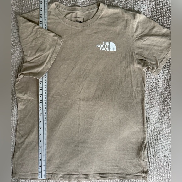 The North Face Graphic Logo Tee Shirt Mens M Tan Khaki “Never Stop Exploring” - Picture 6 of 12